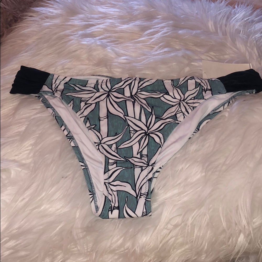 Radio Fiji Bikini Bottoms